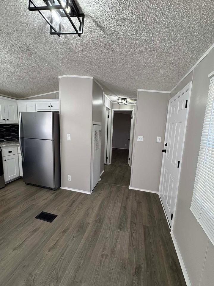 129 Madison St - Photo 7 of 11