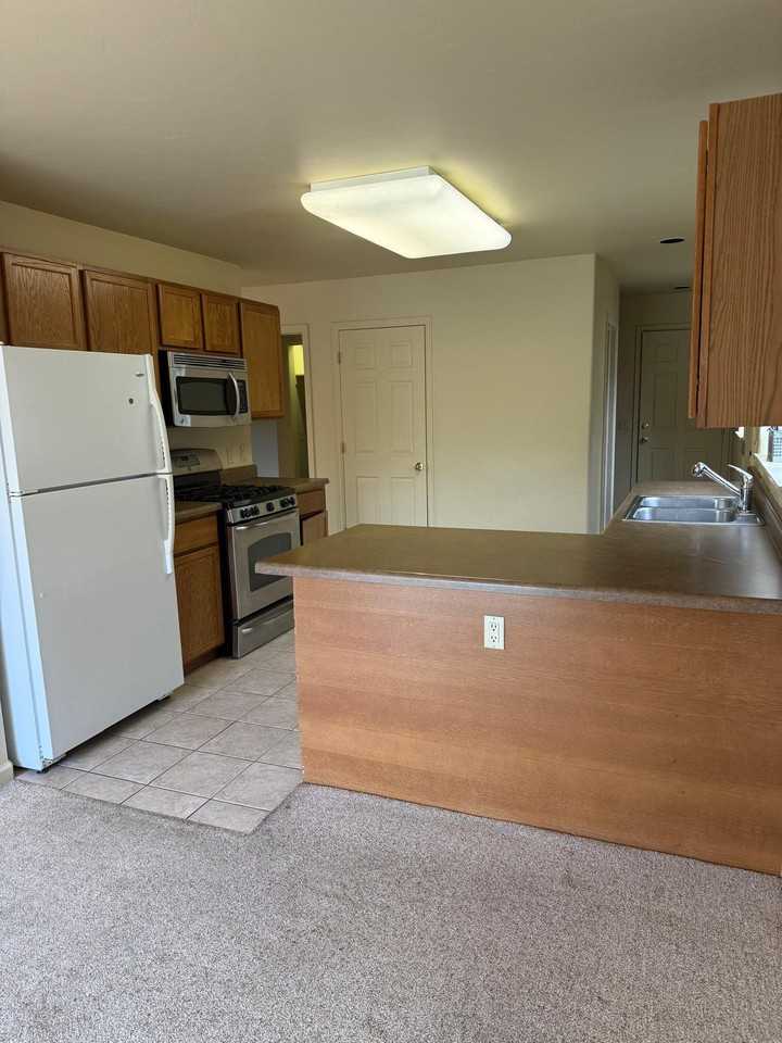2624 Graceland Dr #1 - Photo 3 of 9