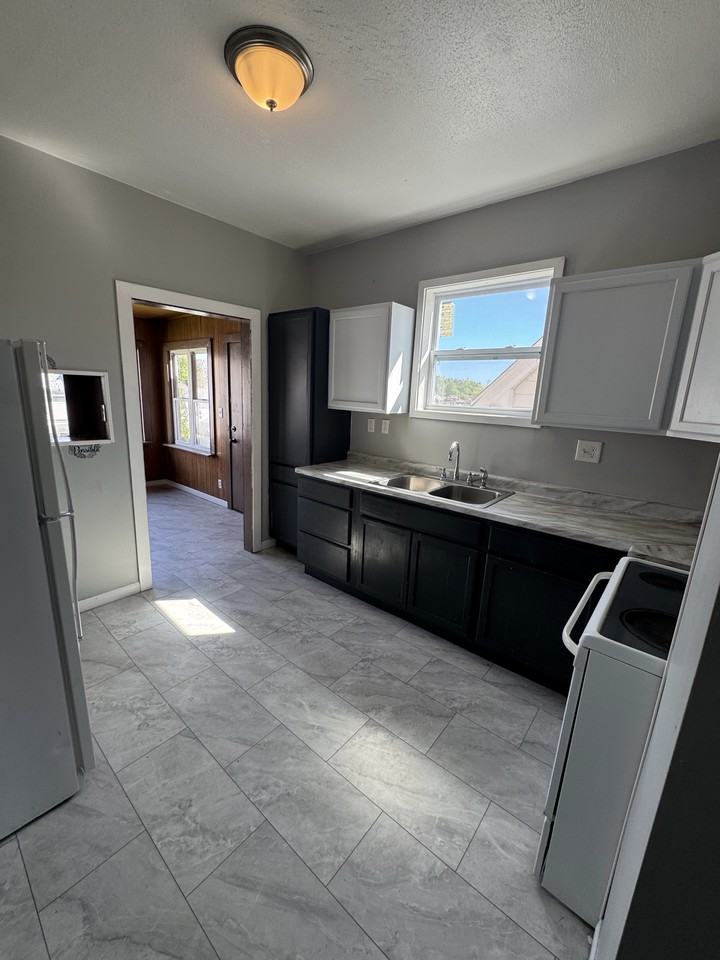 63 W Hallam Ave #0 - Photo 2 of 10