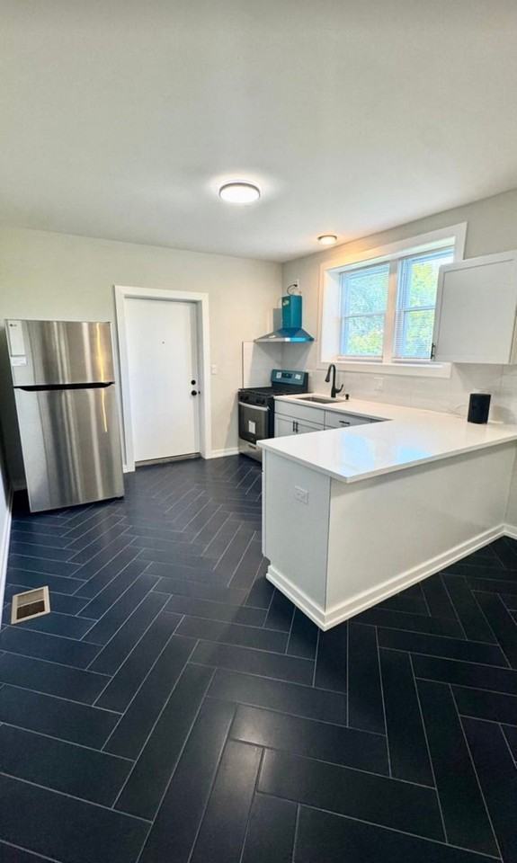 1110 W Marquette Rd #1 - Photo 4 of 15