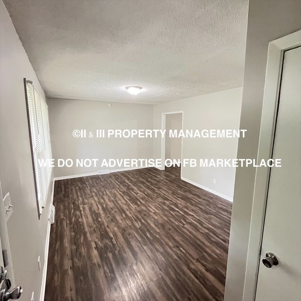 110 S Annie St #1 - Photo 4 of 9