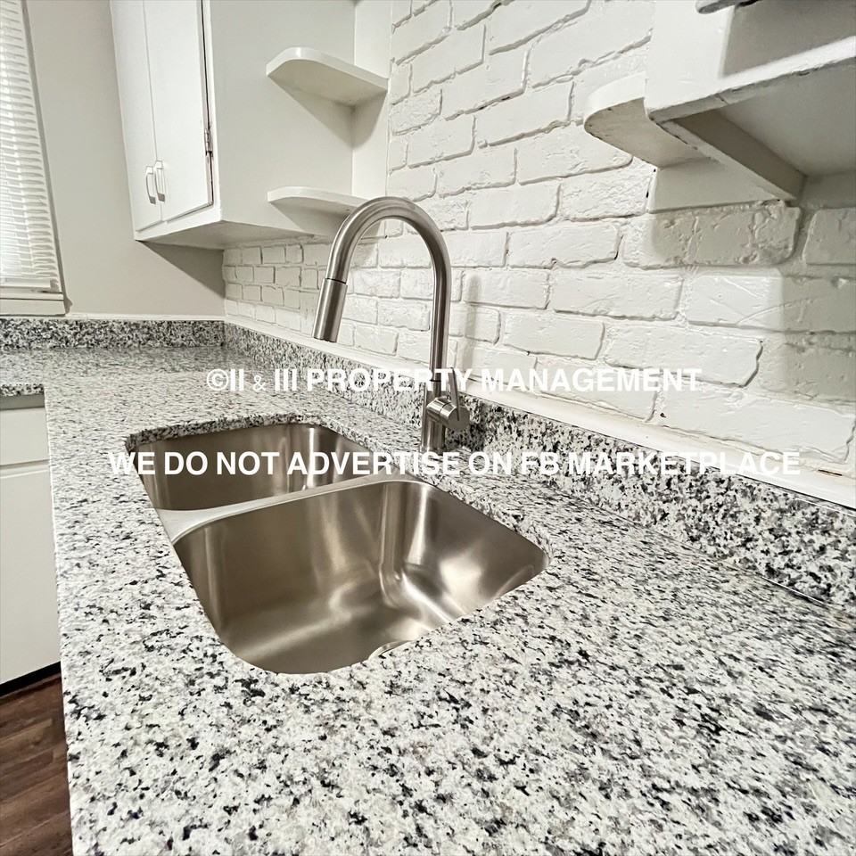 110 S Annie St #1 - Photo 5 of 9