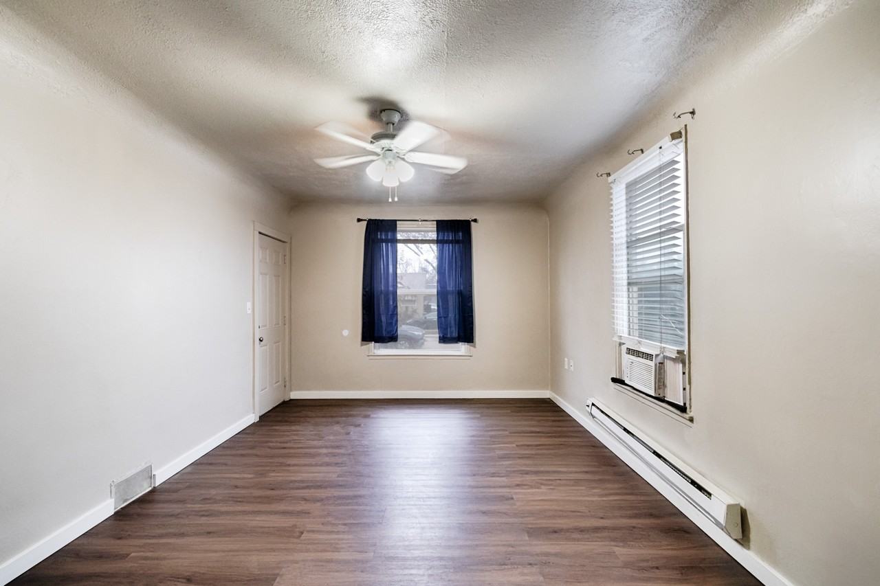 820 E Chicago St #B - Photo 4 of 17