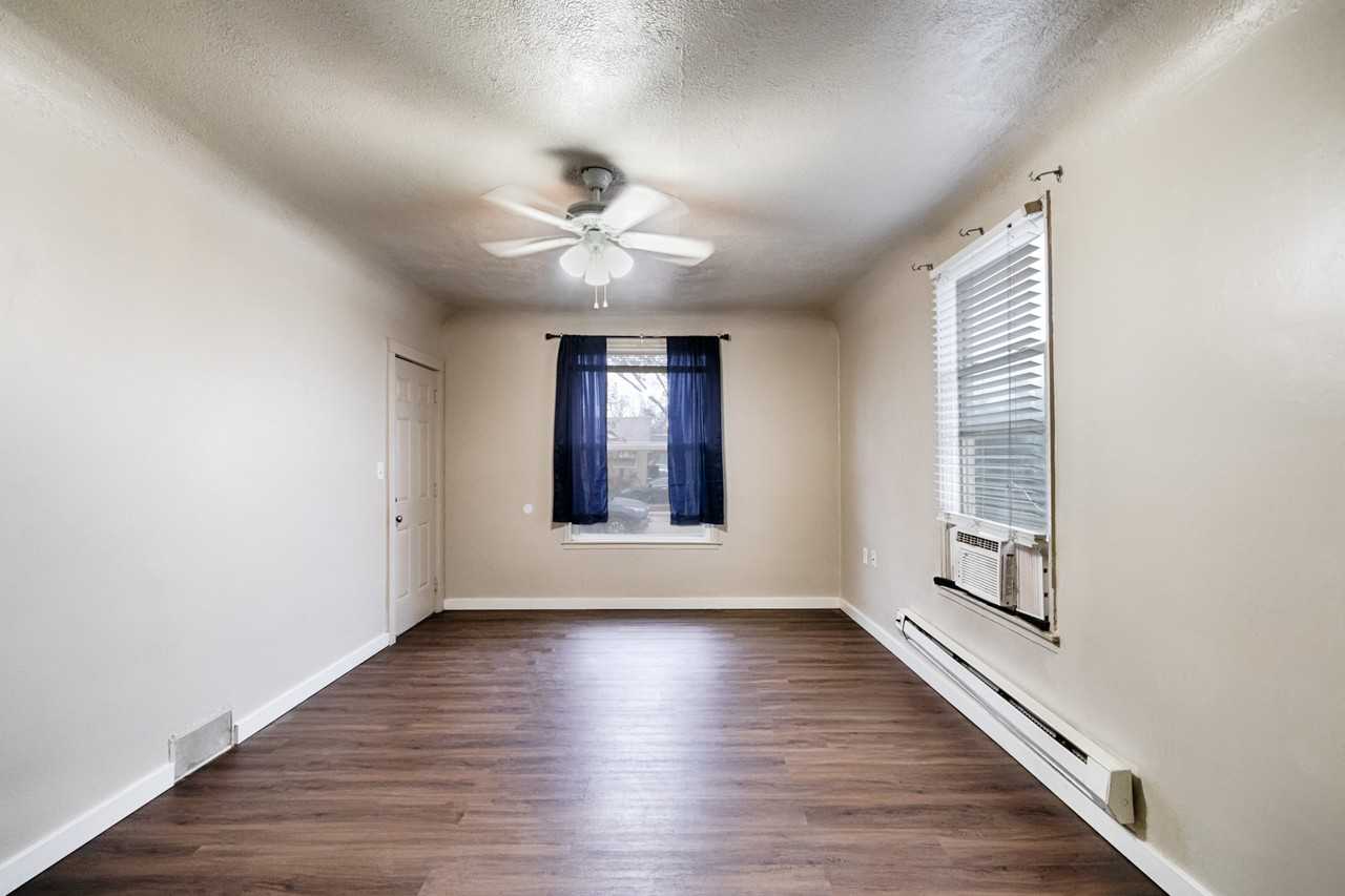 820 E Chicago St #B - Photo 5 of 17