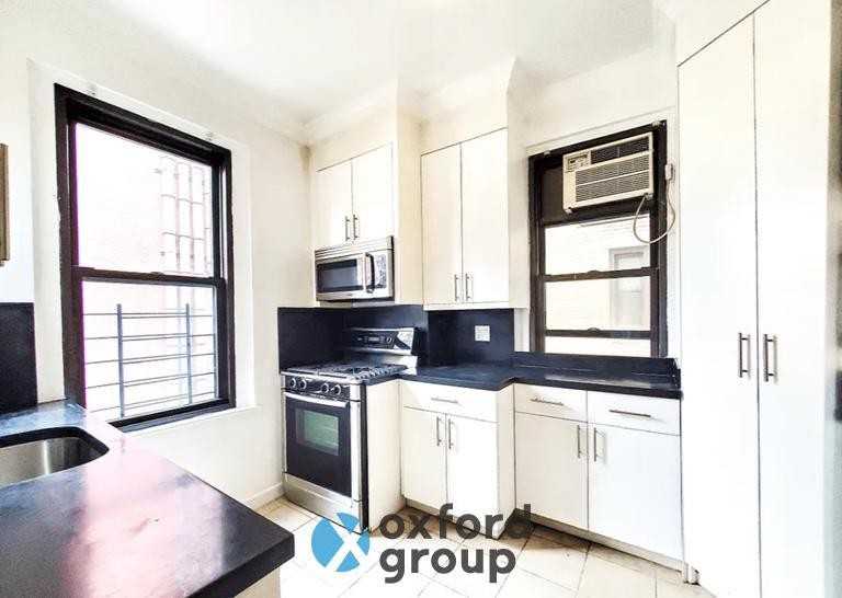 290 E 75th St - Photo 2 of 6