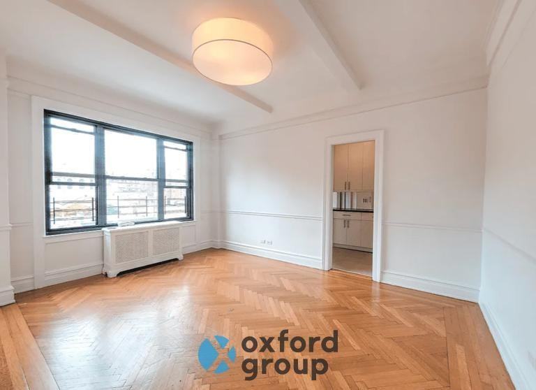 290 E 75th St - Photo 3 of 6