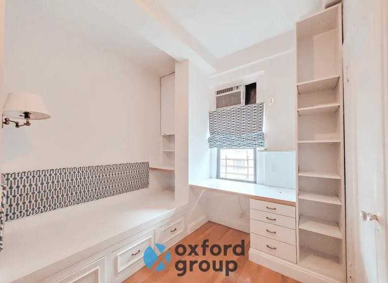 290 E 75th St - Photo 5 of 6