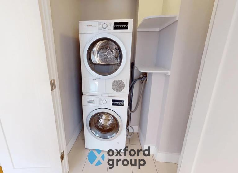 345 W 54th St - Photo 7 of 8