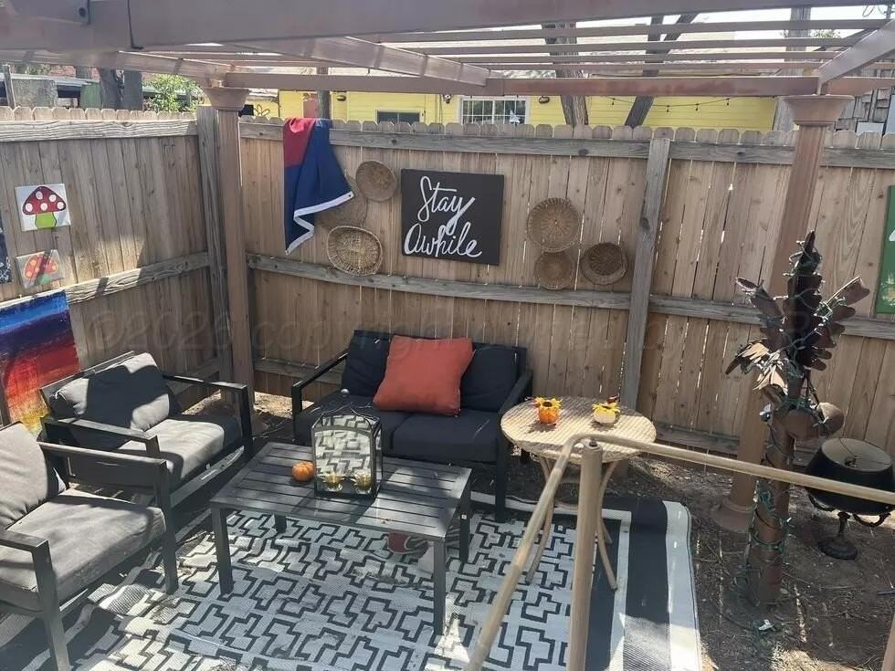 905 S Madison St - Photo 7 of 8