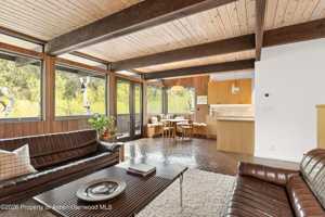 featured image of 284 Eastwood Dr