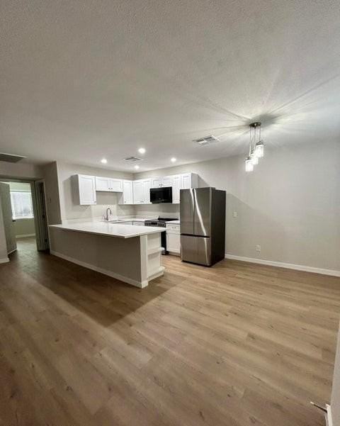 5115 N 22nd Ave #3 - Photo 4 of 30