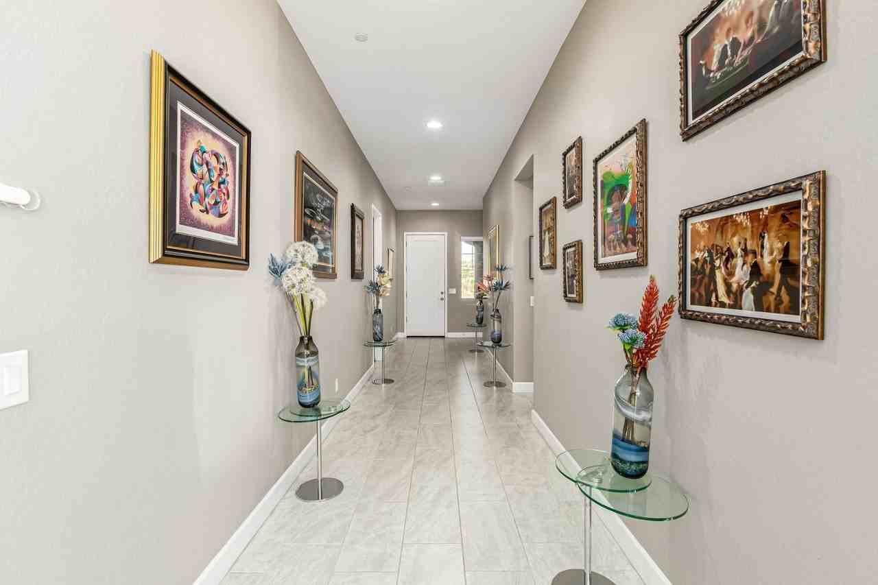 7611 E Camino Vivaz - Photo 6 of 48