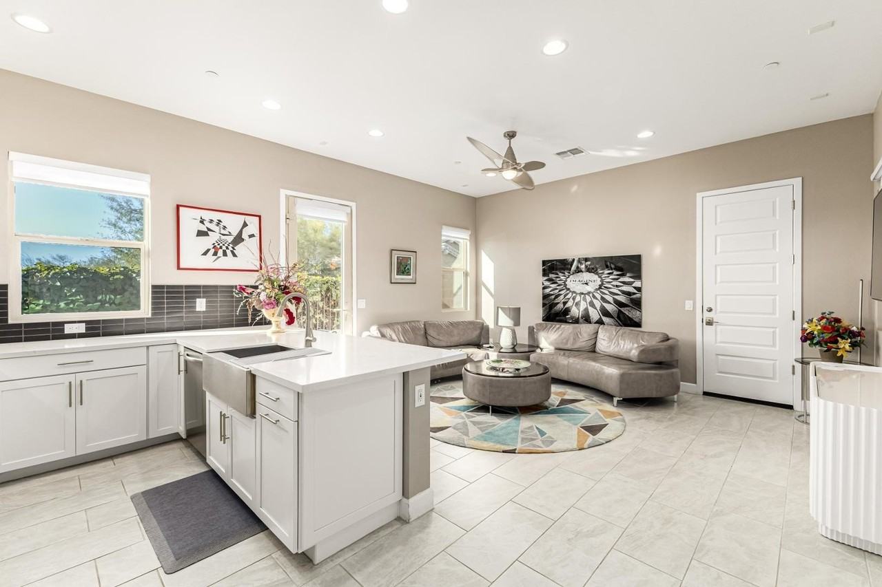 7611 E Camino Vivaz - Photo 7 of 19
