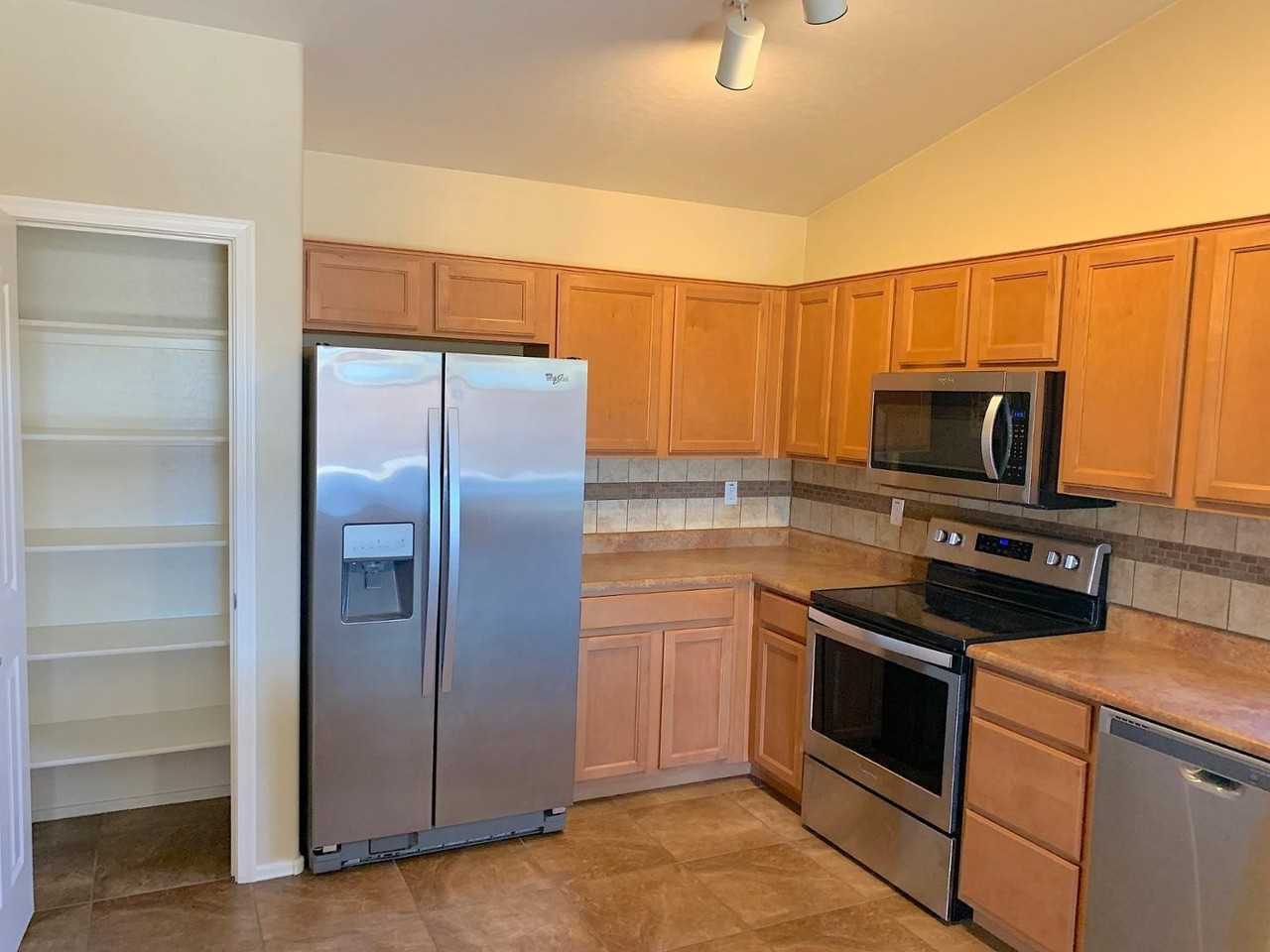 4132 E Chambers St - Photo 3 of 28