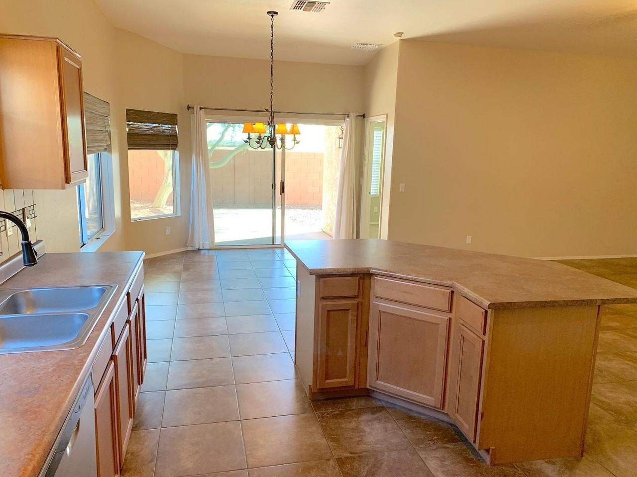 4132 E Chambers St - Photo 4 of 28