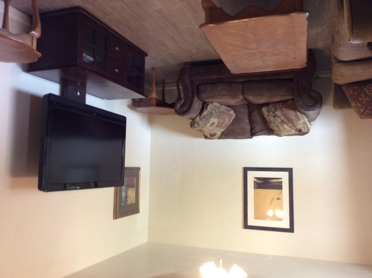 2011 N Van Ness Ave - Photo 4 of 29