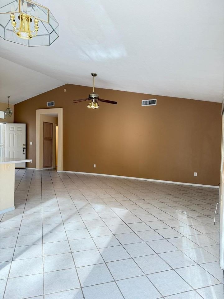 7283 W Tina Ln - Photo 4 of 28