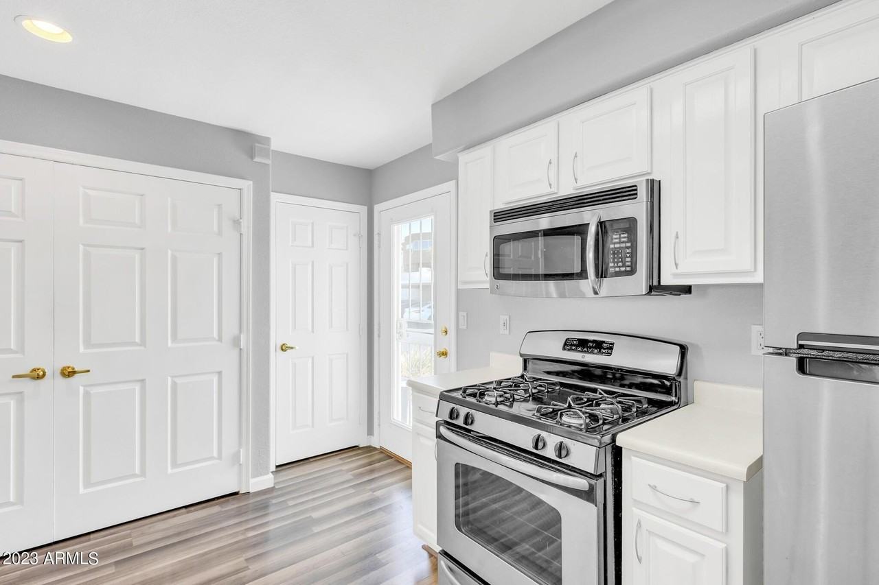 1505 N Center St #215 - Photo 5 of 17