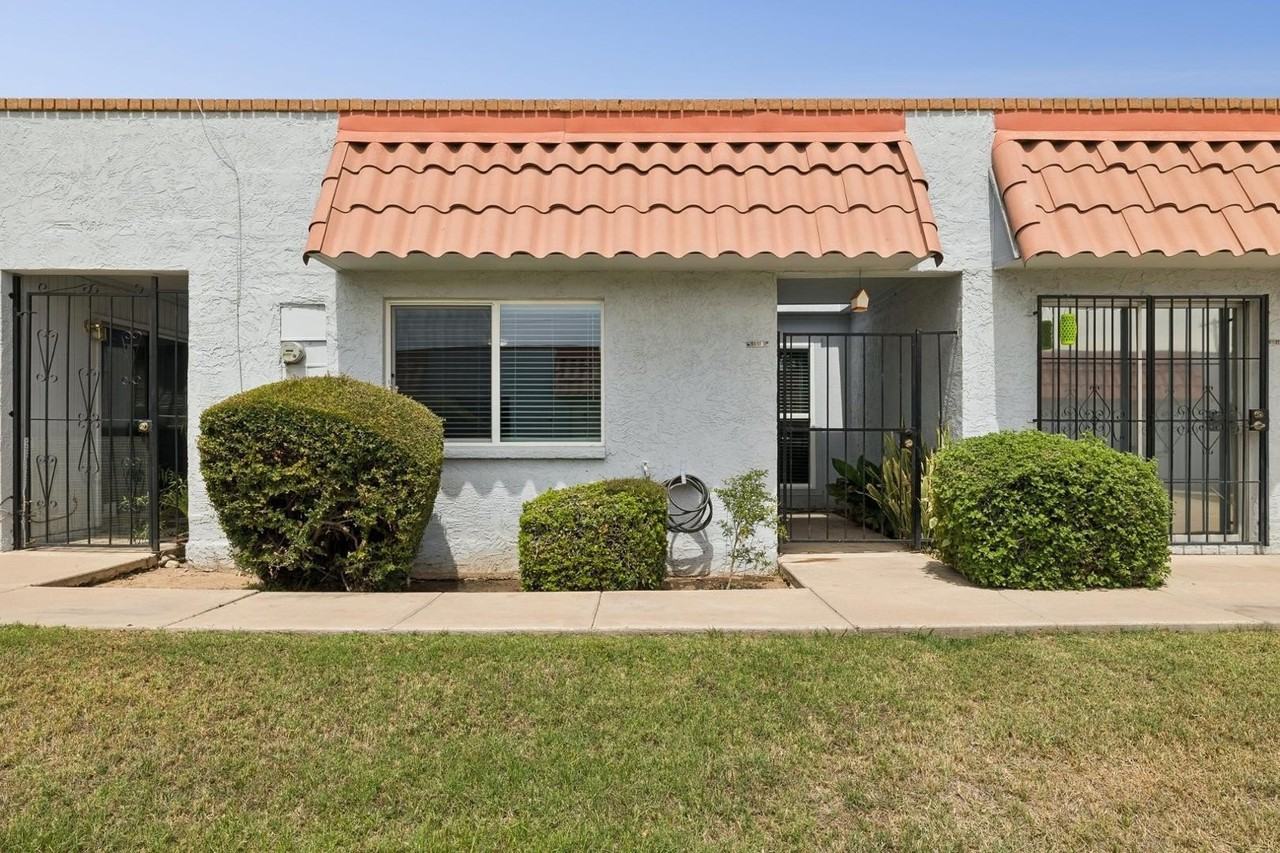 6816 N 35th Ave #F - Photo 3 of 28