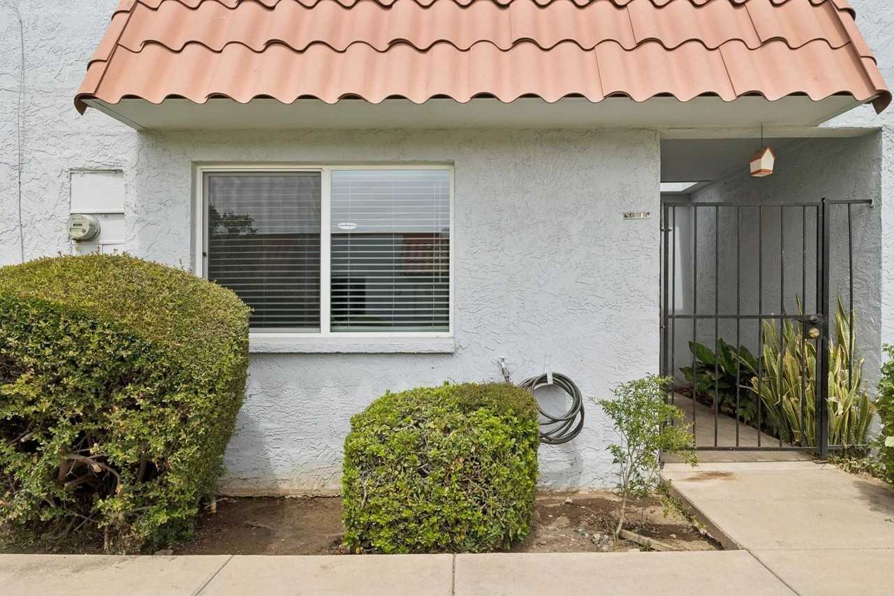 6816 N 35th Ave #F - Photo 4 of 28