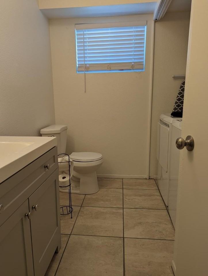 306 E Ludlow Dr #B - Photo 4 of 26