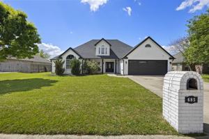 featured image of 685 Winchester Dr