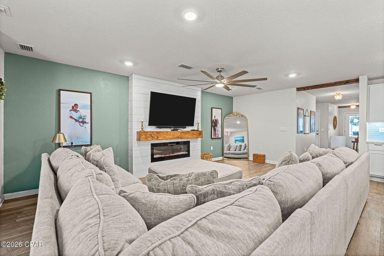 4801 Conner Ln - Photo 7 of 36