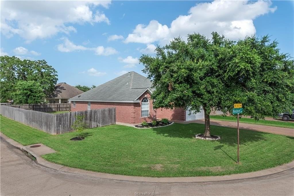 3201 Neuburg Ct - Photo 2 of 26