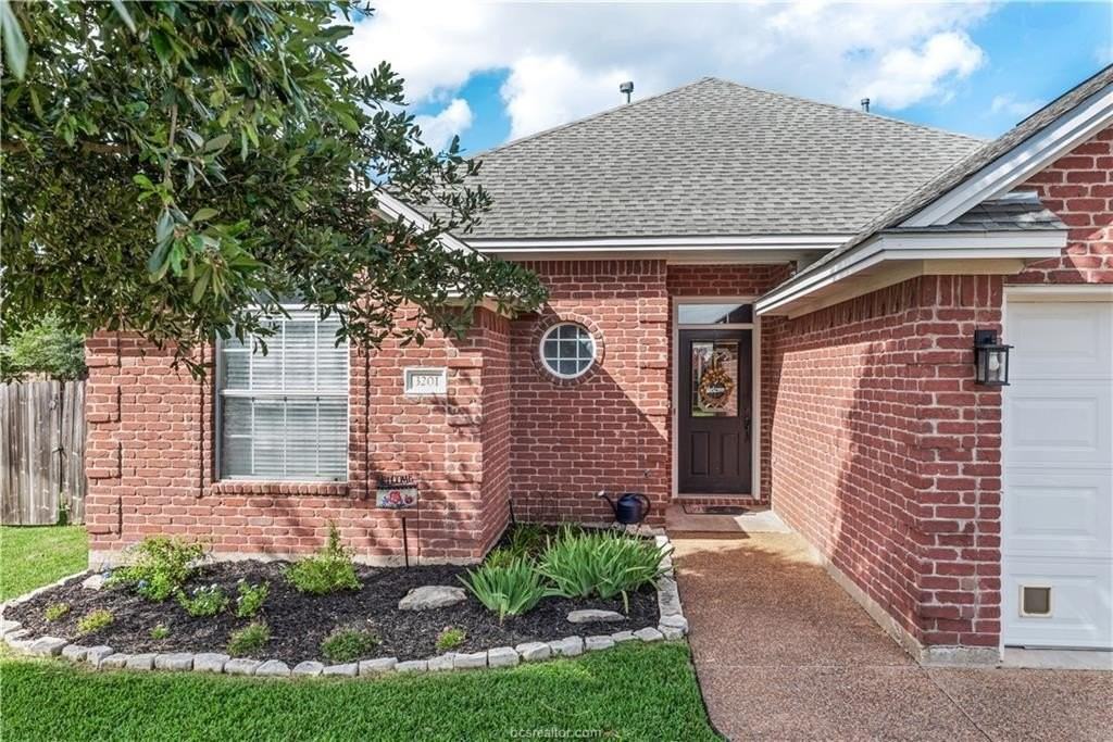 3201 Neuburg Ct - Photo 4 of 26