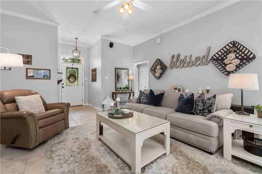 3201 Neuburg Ct - Photo 7 of 26