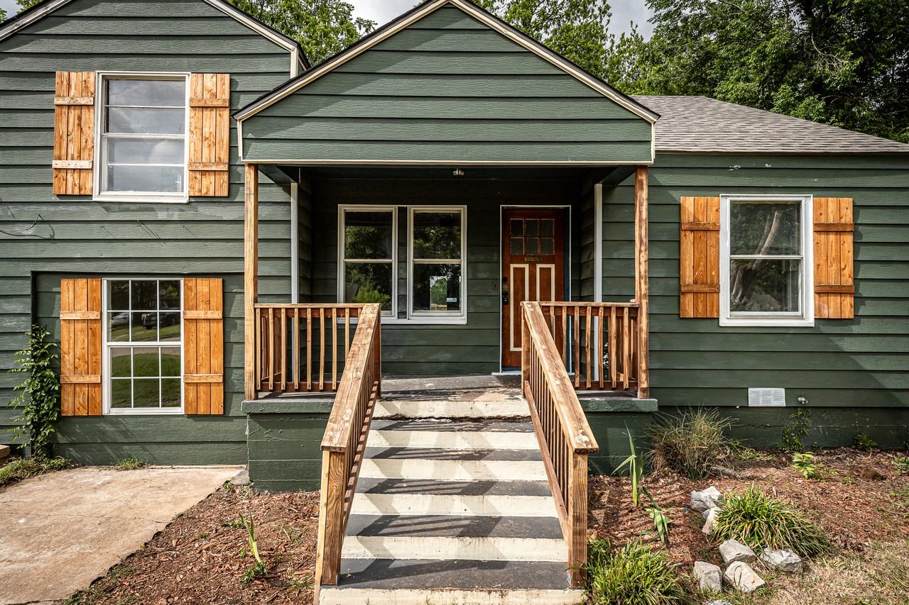 1925 Nw Oak Ave #1 - Photo 2 of 33