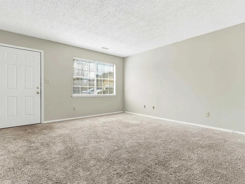 1935 Springlake Ct #1 - Photo 3 of 10