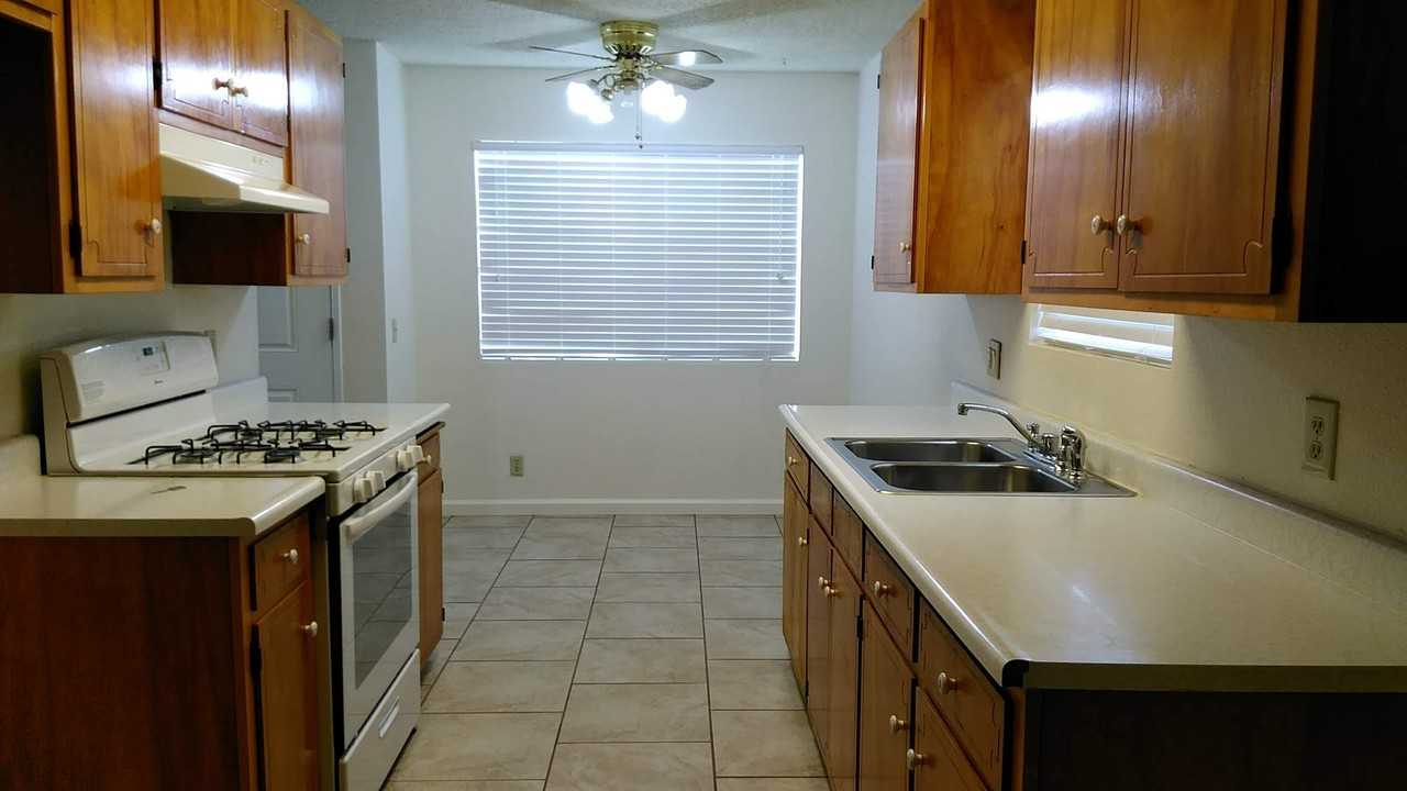 189 N Marguerite Ave #1 - Photo 3 of 9