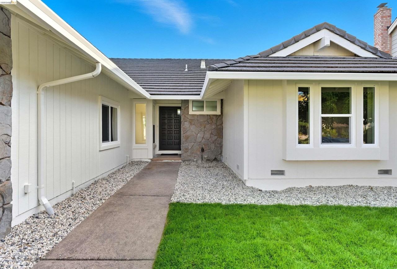 11 Paddock Ct - Photo 3 of 34