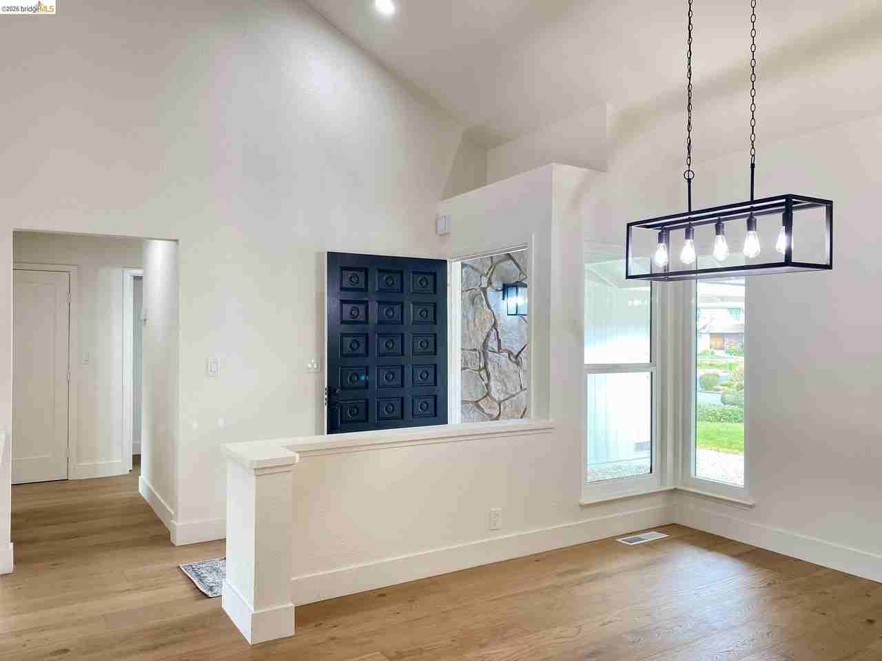 11 Paddock Ct - Photo 4 of 34