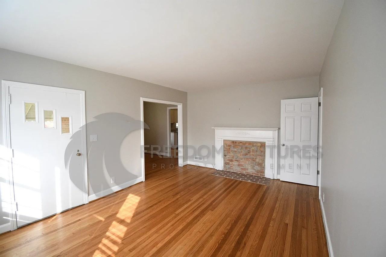 8513 4th Ave S #1 - Photo 4 of 10