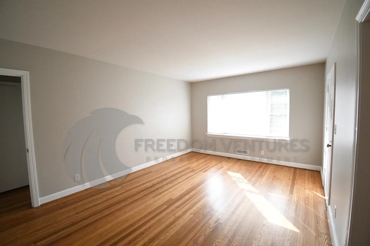 8513 4th Ave S #1 - Photo 5 of 10