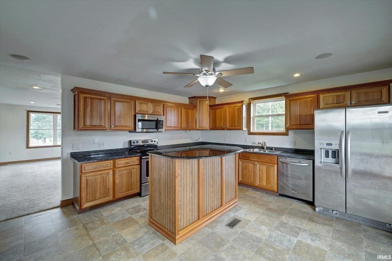 4693 N State Road 43 - Photo 3 of 22
