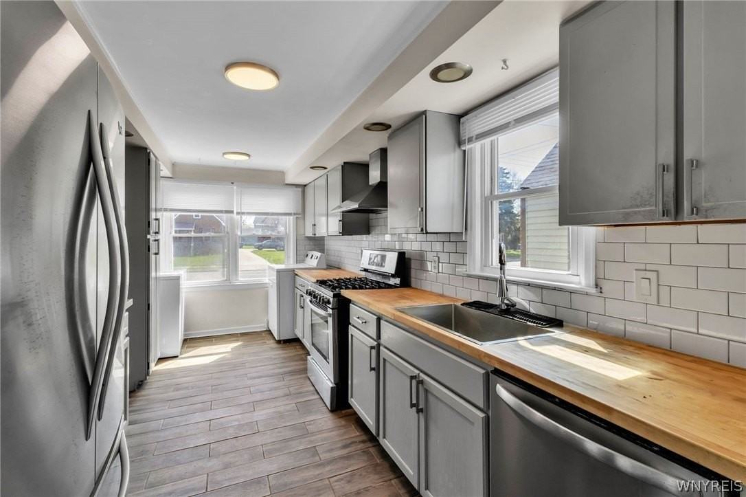 4098 Bailey Ave - Photo 4 of 38