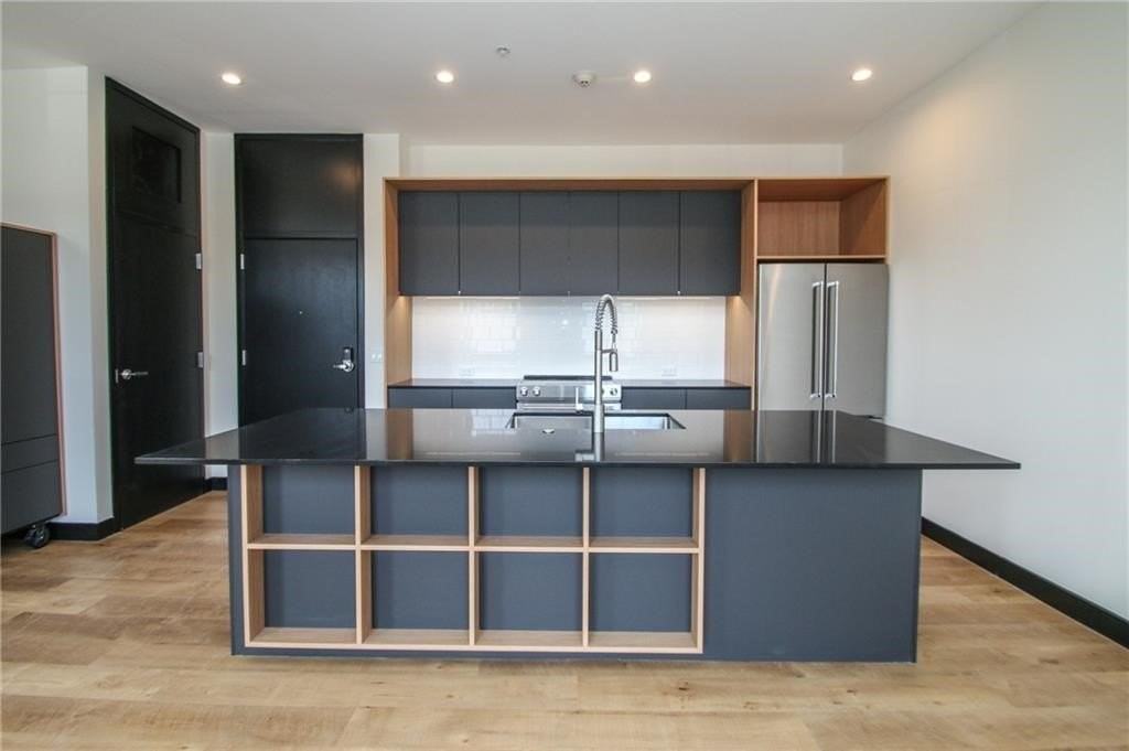 33 Russell St #205 - Photo 6 of 10