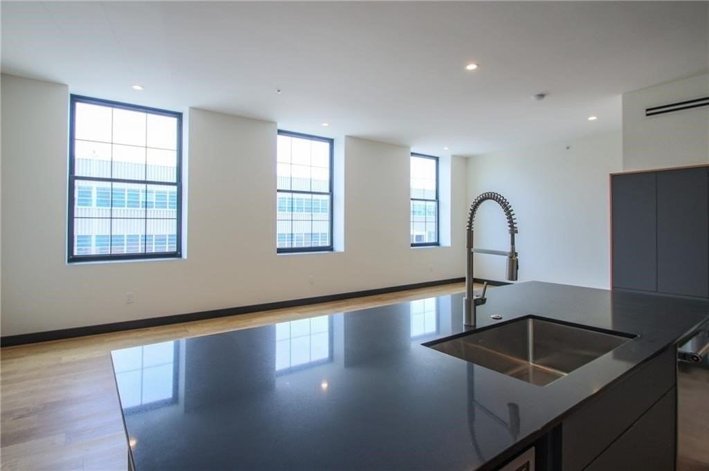 33 Russell St #205 - Photo 7 of 10