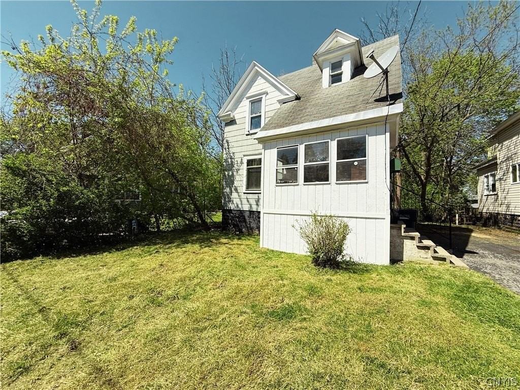 154 Seeley Ave