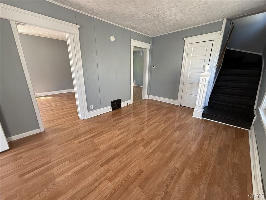 154 Seeley Ave - Photo 3 of 14