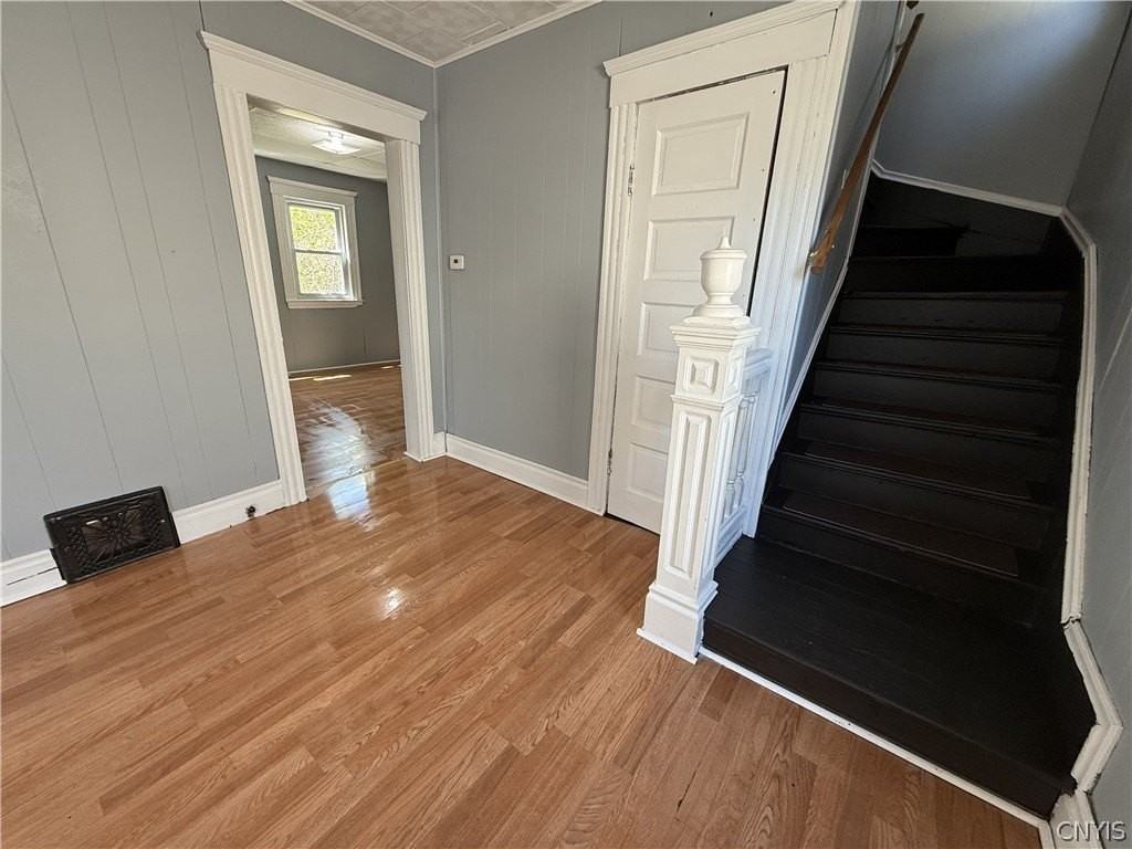 154 Seeley Ave - Photo 4 of 14