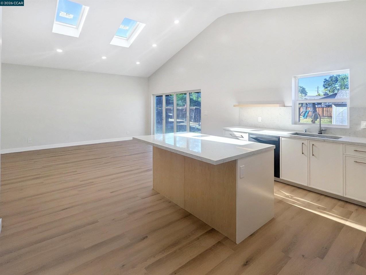 1892A Sunnyvale Ave - Photo 7 of 21