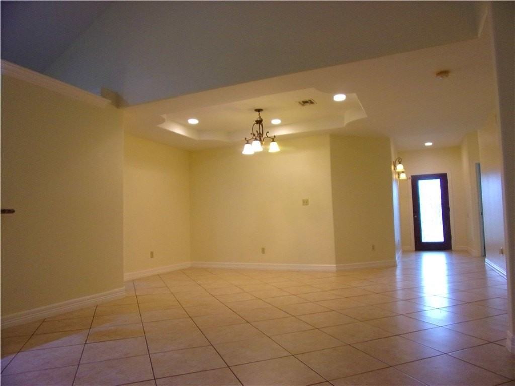 6109 Queen Jane St - Photo 6 of 38