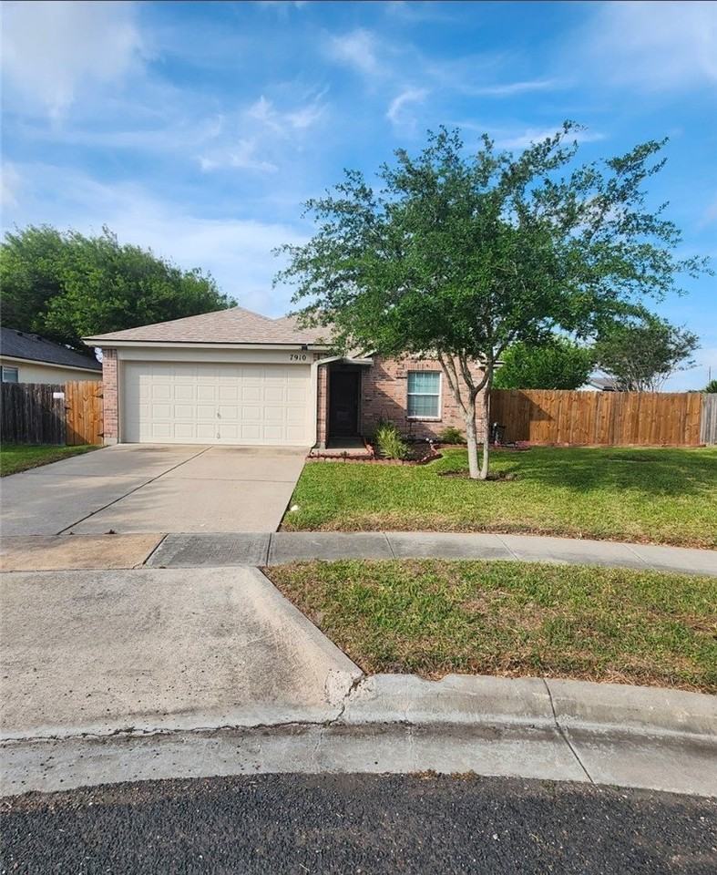 7910 Labrador Dr