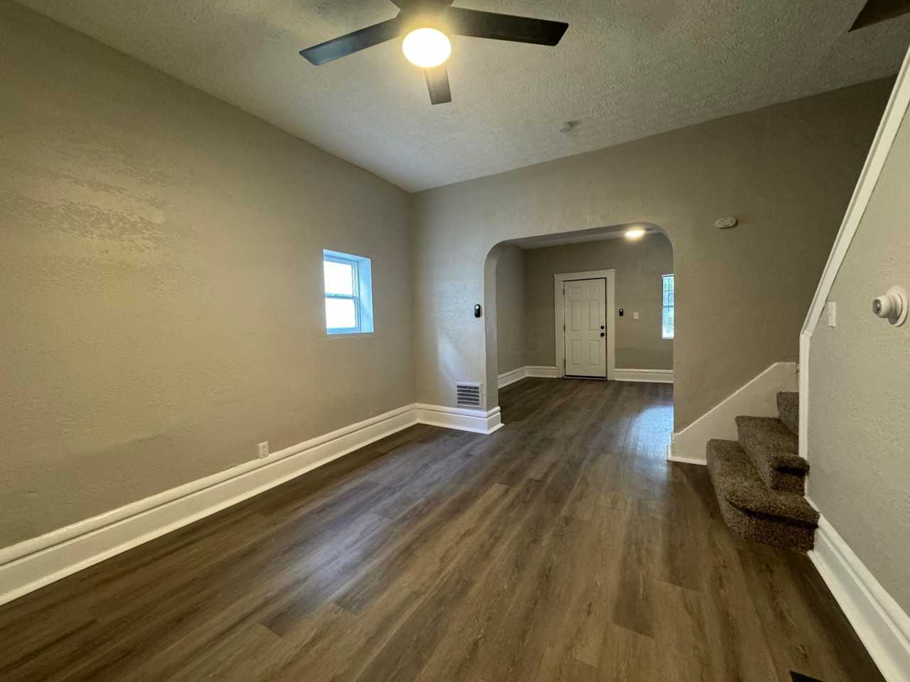 99 Whitethorne Ave - Photo 7 of 32