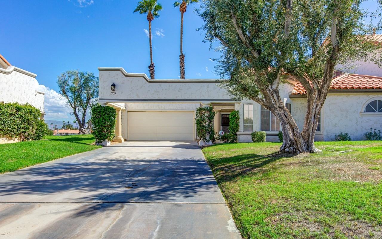 709 Vista Lago Cir N - Photo 2 of 46