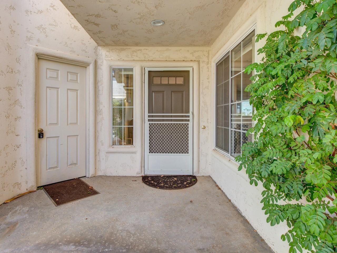 709 Vista Lago Cir N - Photo 3 of 46